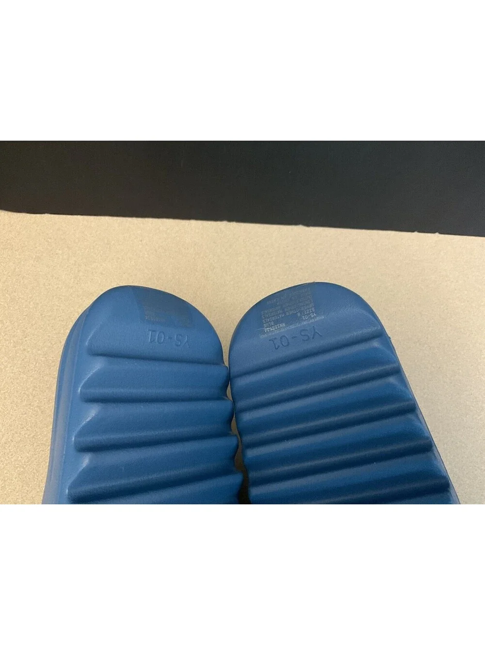 New! Mens YZY YS-01 Blue Comfort Slide Sandals. Size 8. Awesome Sandals!